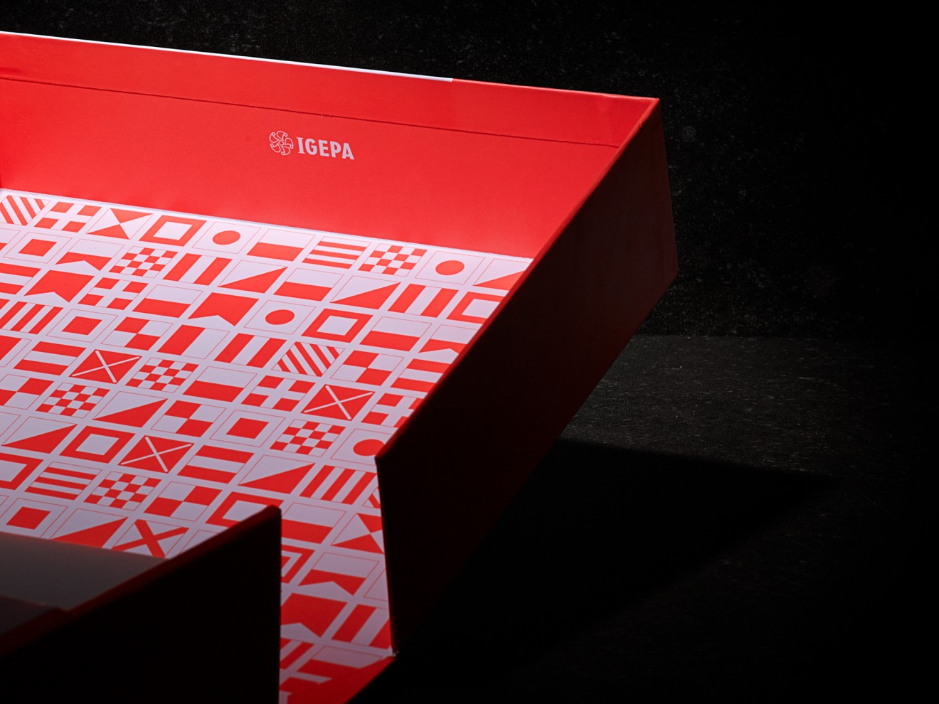 Quatre Mains package design - naval, boat, flags, signage