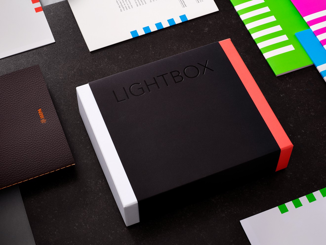 Quatre Mains package design - paper, samples, quality, print