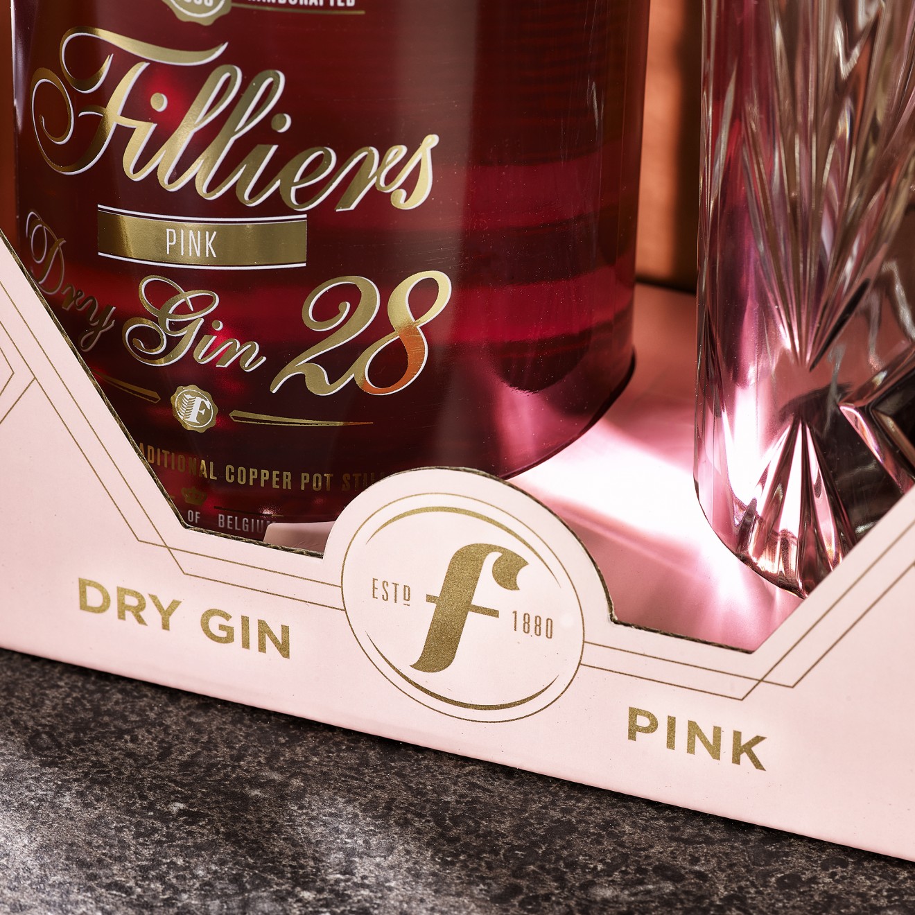 Quatre Mains package design - 
