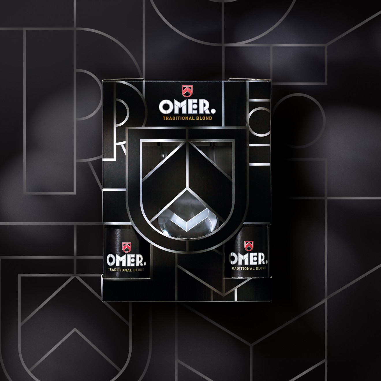 Quatre Mains package design - black, cardboard, quatre mains