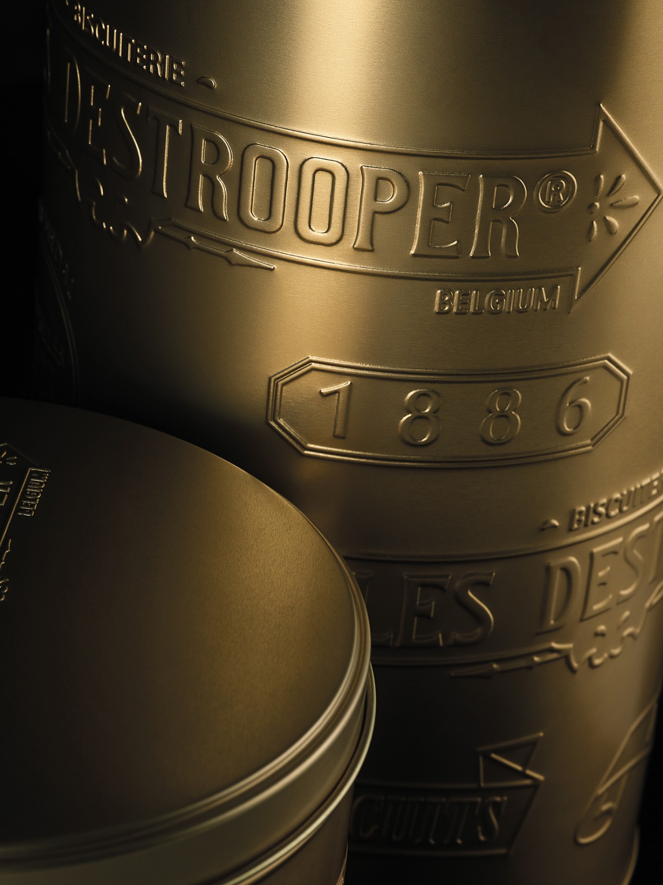 Quatre Mains package design - Biscuiterie, Belgium, Jules destroopere, tin can