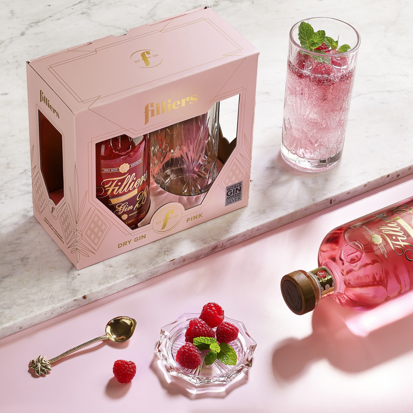 Quatre Mains package design - quatre mains, packaging, raspberry, gin
