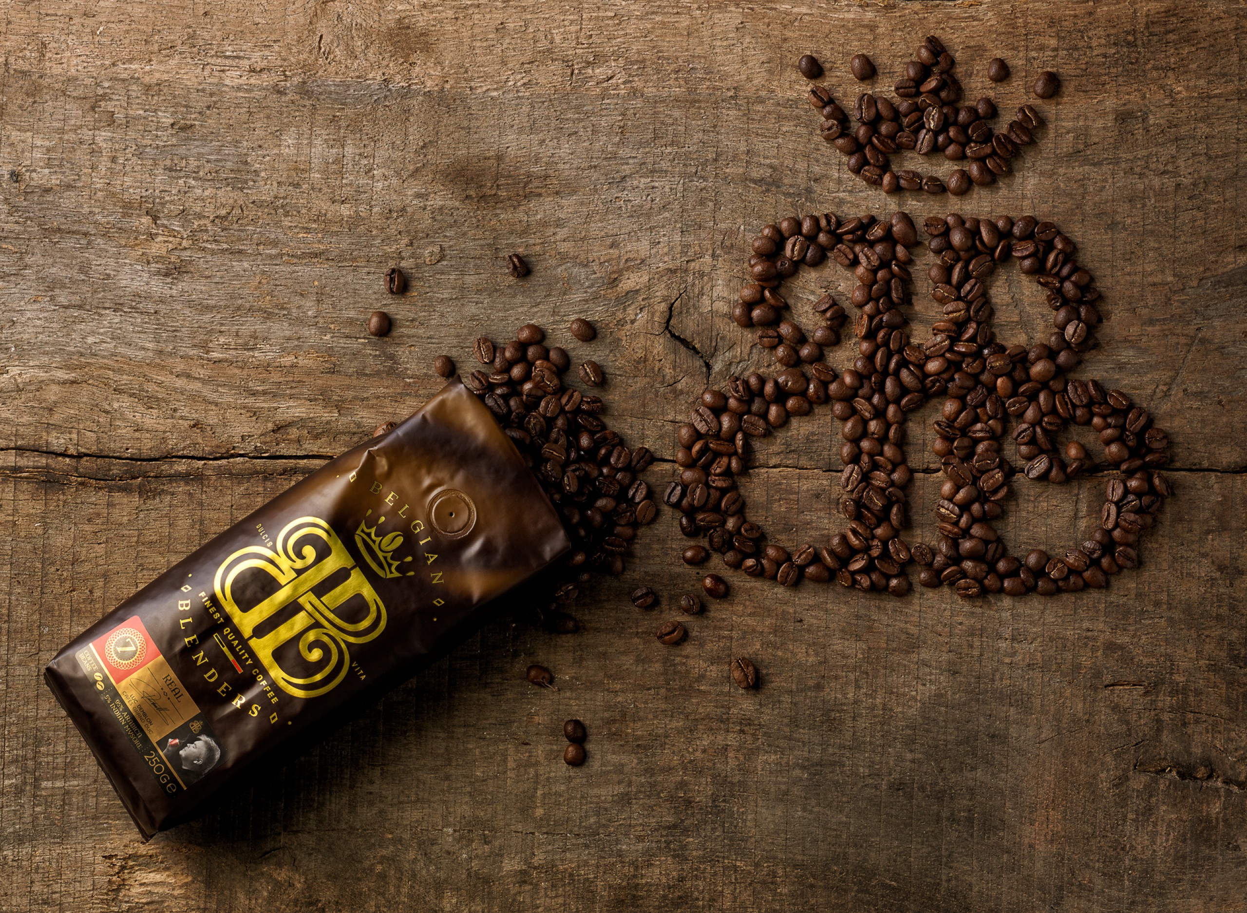 Quatre Mains package design - Package design vonco, belgian blenders, coffee